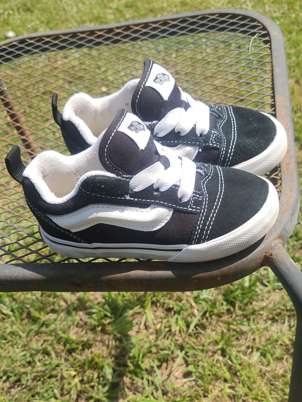 Vans Black and White Kids Skate Sneakers With Thick tongue toddler kids size 9
